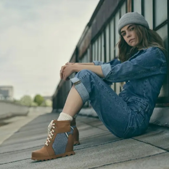 Sorel Boots - Picture 3 of 16